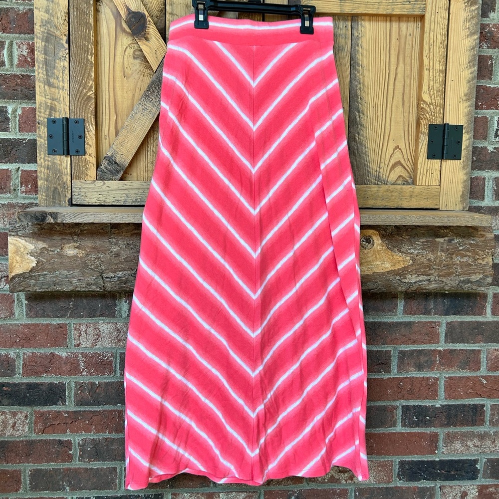 Women’s long skirt. - Picture 1 of 3